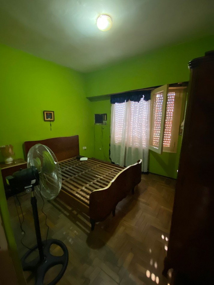 VENTA CASA CON 2 DORMITORIOS, PATIO, Y GARAJE QUE PUEDE SER LOCAL, ANCHORENA 1890 -TEMPERLEY-