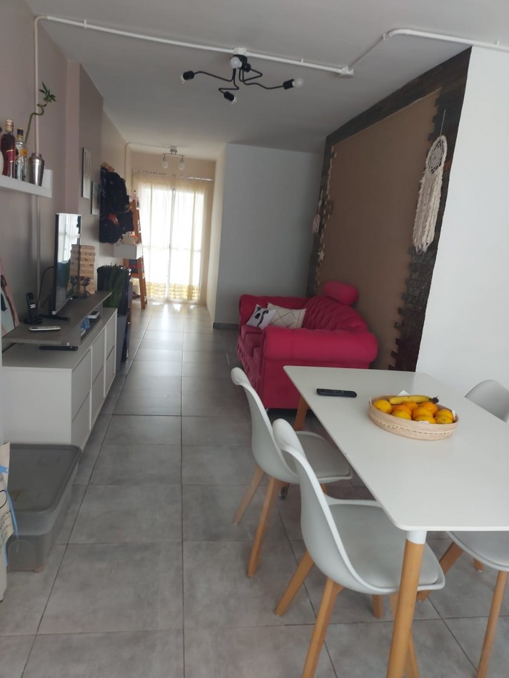 -RESERVADO- ALQUILER POR 1 AÑO DEPTO 2 AMBIENTES PARA PERSONA SOLA O PAREJA CON BALCON Y TERRAZA CON PARRILLA, CHUBUT 680 -SAN JOSE-