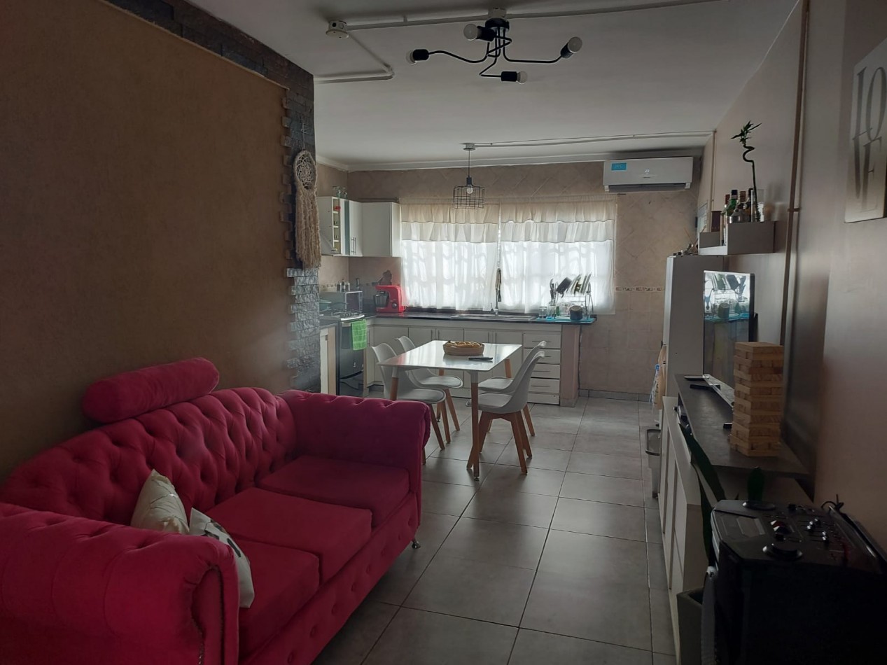 -RESERVADO- ALQUILER POR 1 AÑO DEPTO 2 AMBIENTES PARA PERSONA SOLA O PAREJA CON BALCON Y TERRAZA CON PARRILLA, CHUBUT 680 -SAN JOSE-