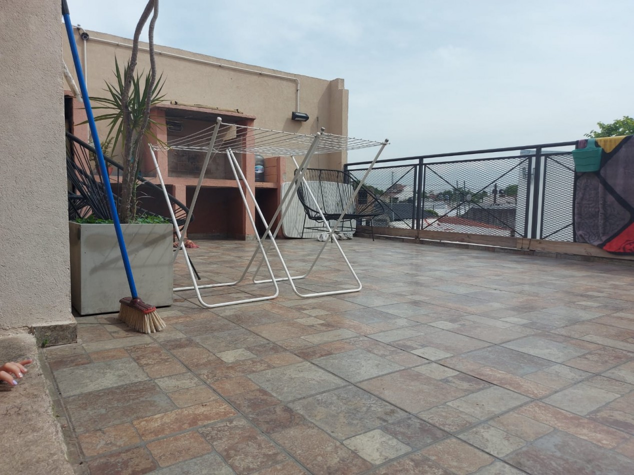 -RESERVADO- ALQUILER POR 1 AÑO DEPTO 2 AMBIENTES PARA PERSONA SOLA O PAREJA CON BALCON Y TERRAZA CON PARRILLA, CHUBUT 680 -SAN JOSE-