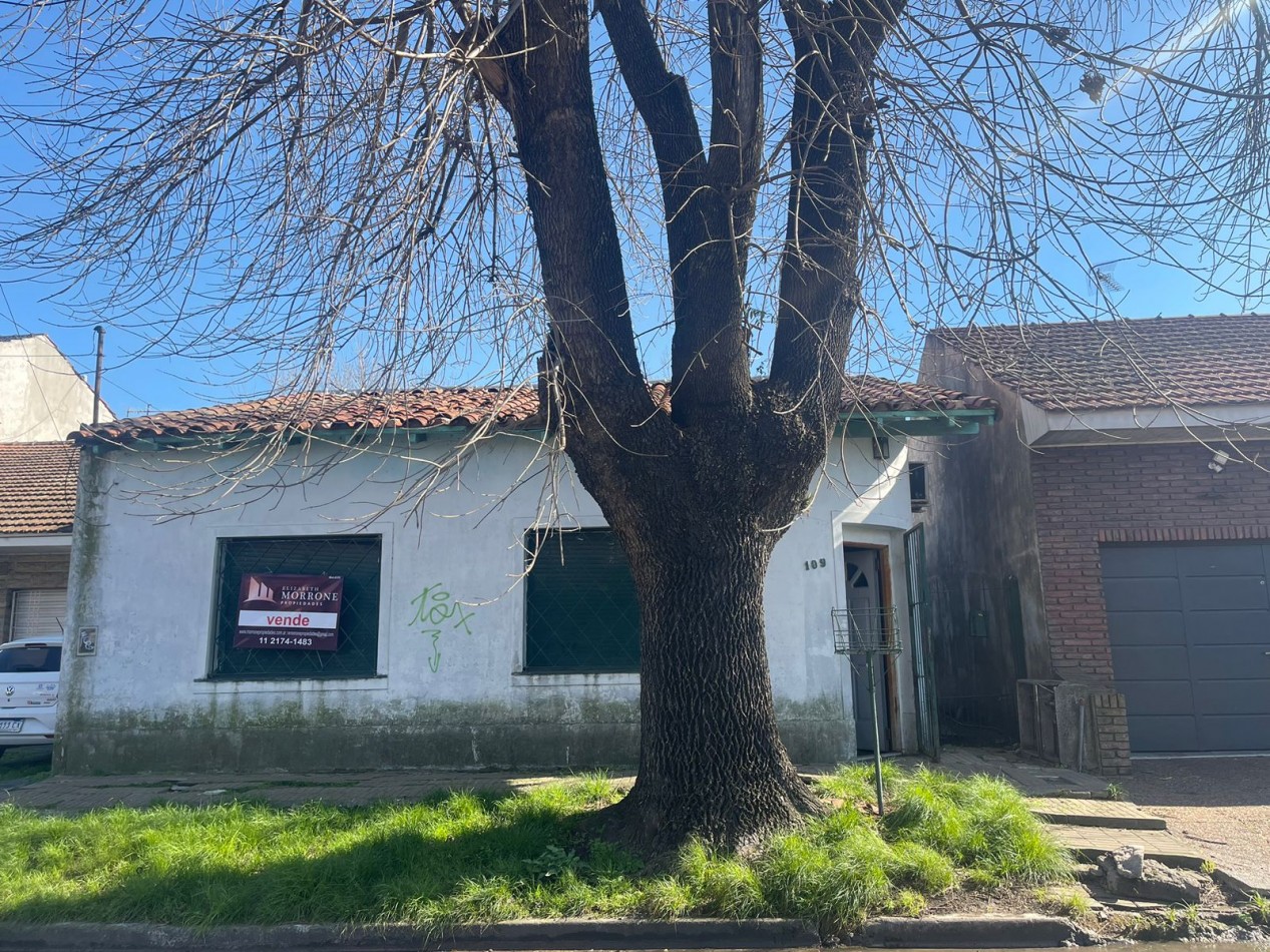 VENTA EN  SAN PABLO 109 E/ SAN BENITO Y ANTARTIDA ARGENTINA -DOS CASAS PARA DEMOLICION EXCELENTE MEDIDA DE LOTE A POCAS CUADRAS DE JUMBO LLAVALLOL