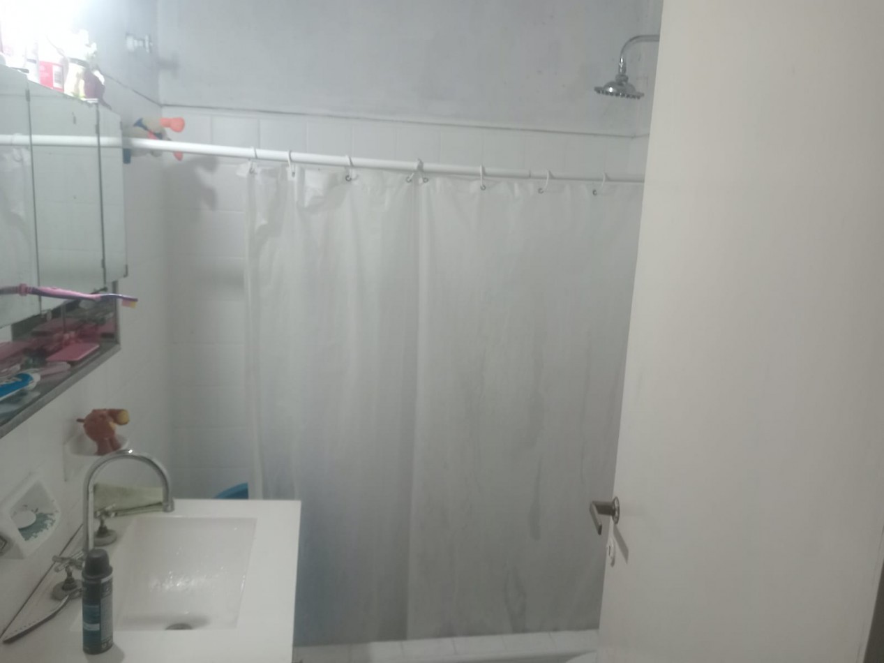 VENTA CASA MAS DEPARTAMENTO EXCELENTE ZONA,OPORTUNIDAD!!!!!!  DUCLOUT 500 -MONTE GRANDE- BAJO VALOR