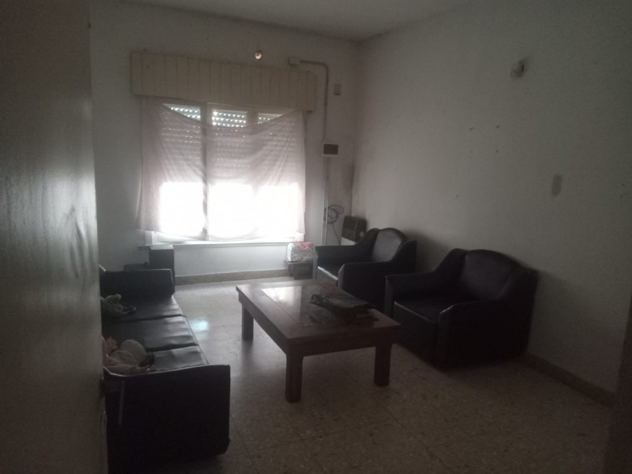 VENTA CASA MAS DEPARTAMENTO EXCELENTE ZONA,OPORTUNIDAD!!!!!!  DUCLOUT 500 -MONTE GRANDE- BAJO VALOR