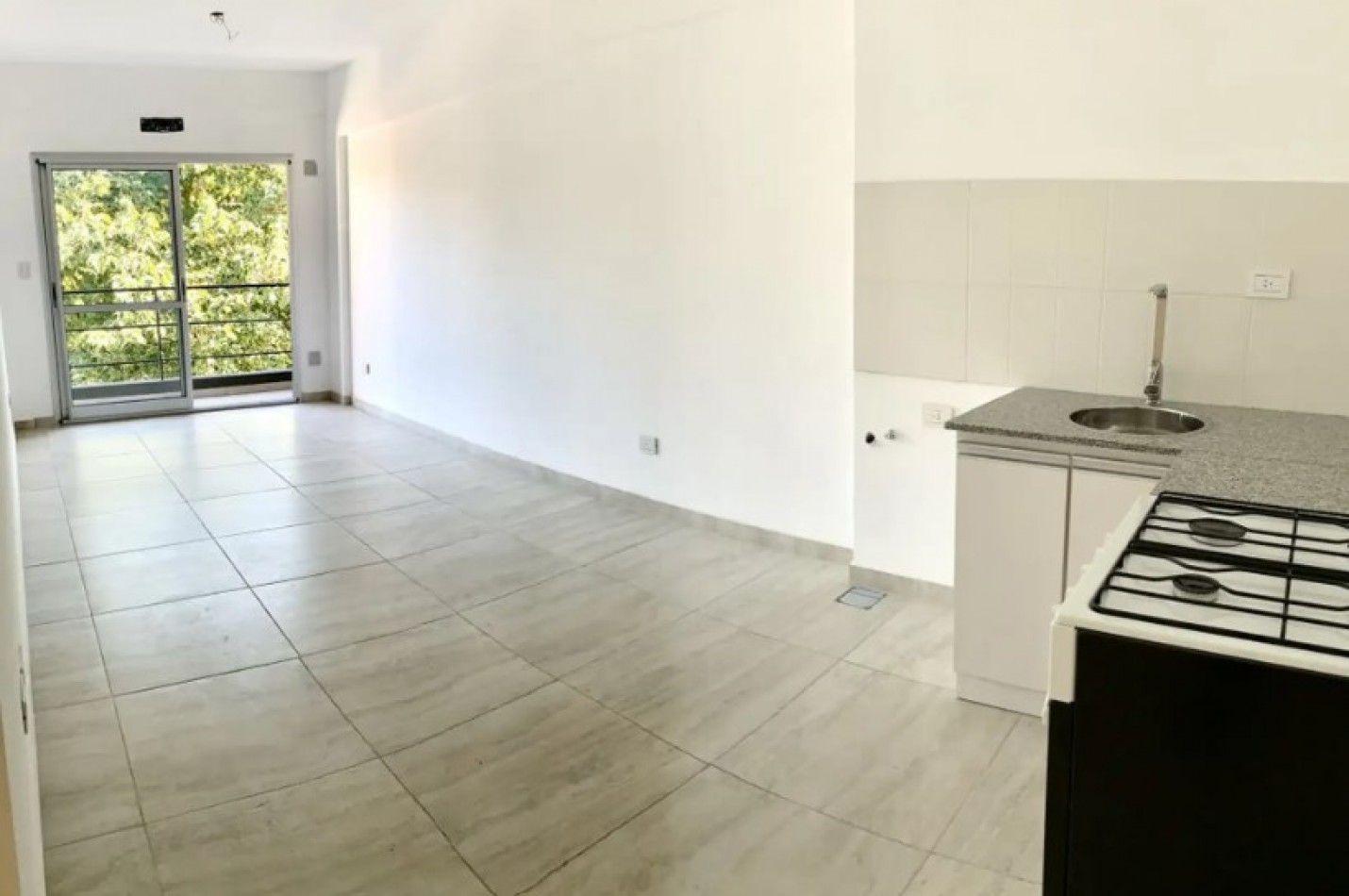 VENTA DEPTO 3 AMBIENTES A ESTRENAR CON BALCON, AV ADOLFO ALSINA 1600 -LOMAS DE ZAMORA-