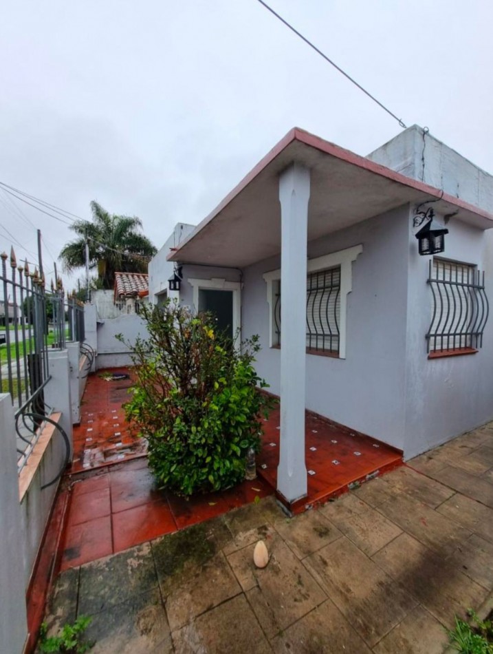 CASA EN VENTA 2 DORMITORIOS, CHURRINCHE 1630 -TEMPERLEY REFACCIONADA RECIENTEMENTE LISTA PARA MUDARSE - APTA CREDITO-       SE ESCUCHAN OFERTAS!!!!