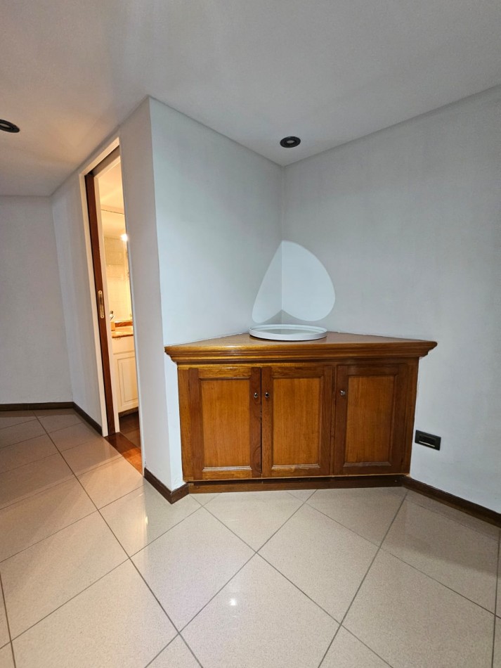 ALQUILER HERMOSO CHALET CON DETALLES DE GRAN CATEGORIA  GUEMES 1000  -TEMPERLEY ESTE- DISPONIBLE JUNIO 2025