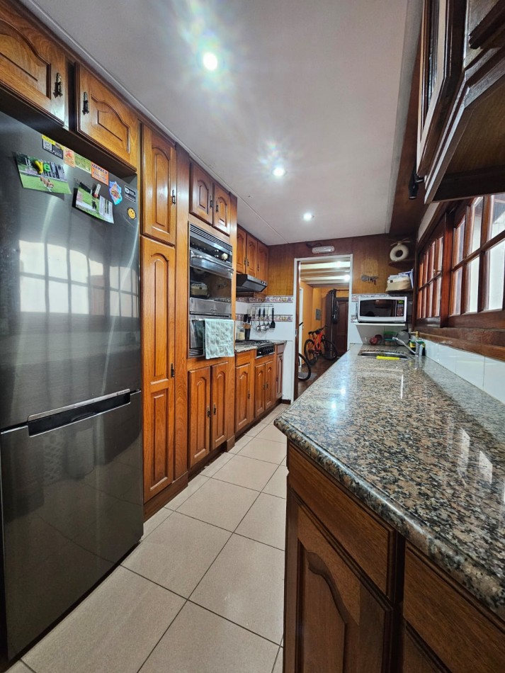ALQUILER HERMOSO CHALET CON DETALLES DE GRAN CATEGORIA  GUEMES 1000  -TEMPERLEY ESTE- DISPONIBLE JUNIO 2025