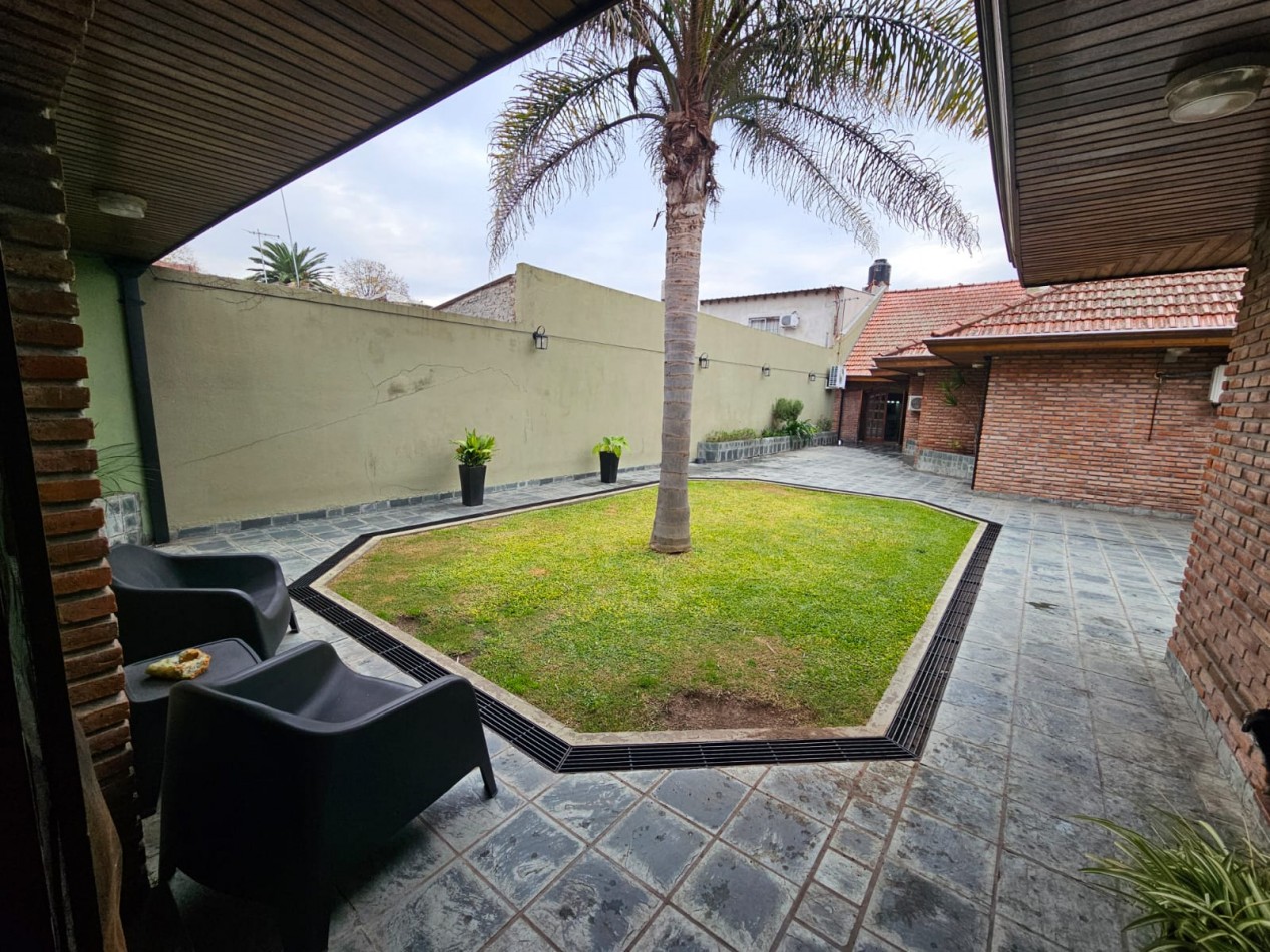 ALQUILER HERMOSO CHALET CON DETALLES DE GRAN CATEGORIA  GUEMES 1000  -TEMPERLEY ESTE- DISPONIBLE JUNIO 2025