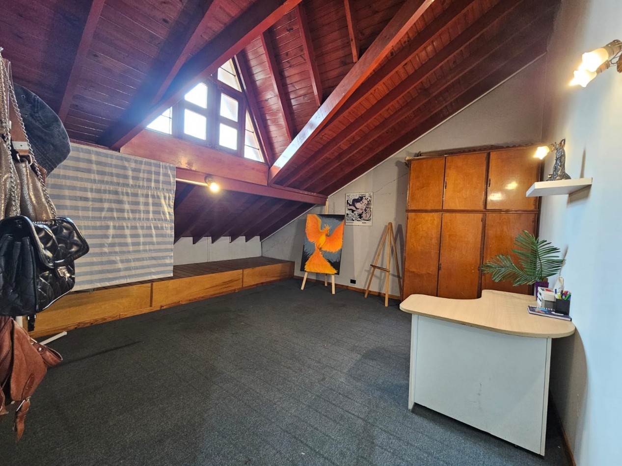 ALQUILER HERMOSO CHALET CON DETALLES DE GRAN CATEGORIA  GUEMES 1000  -TEMPERLEY ESTE- DISPONIBLE JUNIO 2025