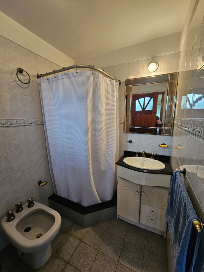 ALQUILER HERMOSO CHALET CON DETALLES DE GRAN CATEGORIA  GUEMES 1000  -TEMPERLEY ESTE- DISPONIBLE JUNIO 2025