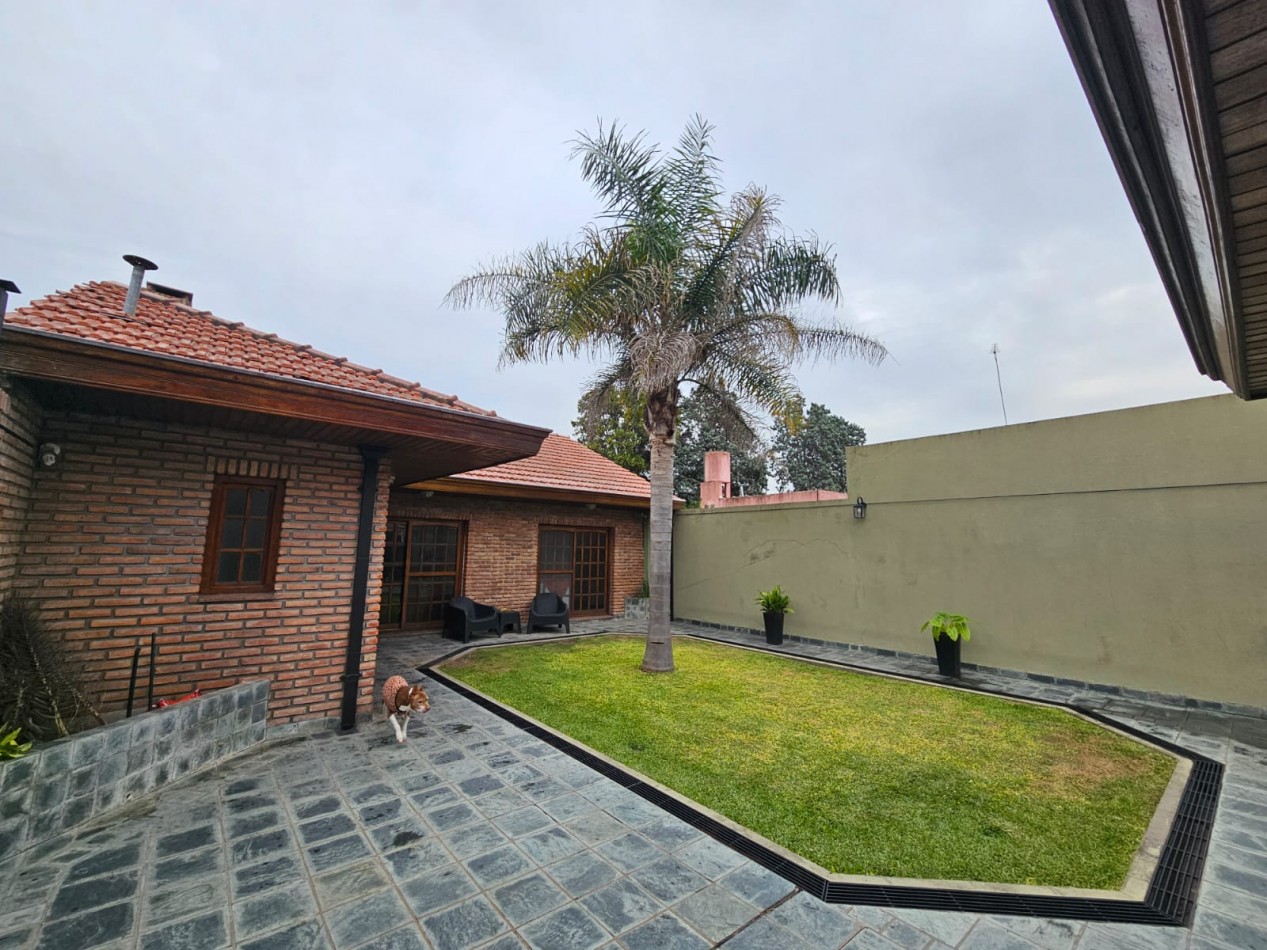 ALQUILER HERMOSO CHALET CON DETALLES DE GRAN CATEGORIA  GUEMES 1000  -TEMPERLEY ESTE- DISPONIBLE JUNIO 2025