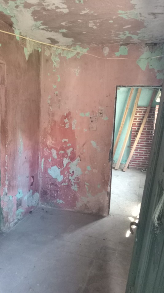 VENTA EN  SAN PABLO 109 E/ SAN BENITO Y ANTARTIDA ARGENTINA - TURDERA - OPORTUNIDAD- DOS CASAS PARA DEMOLICION EXCELENTE MEDIDA DE LOTE A POCAS CUADRAS DE JUMBO LLAVALLOL