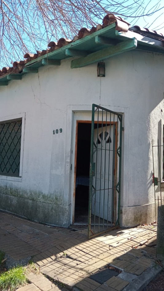 VENTA EN  SAN PABLO 109 E/ SAN BENITO Y ANTARTIDA ARGENTINA - TURDERA - OPORTUNIDAD- DOS CASAS PARA DEMOLICION EXCELENTE MEDIDA DE LOTE A POCAS CUADRAS DE JUMBO LLAVALLOL