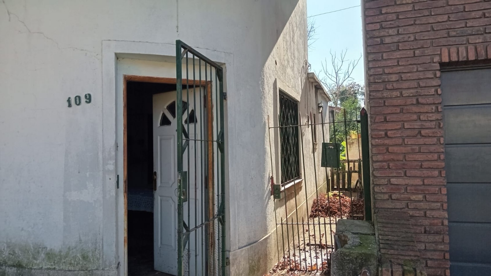 VENTA EN  SAN PABLO 109 E/ SAN BENITO Y ANTARTIDA ARGENTINA - TURDERA - OPORTUNIDAD- DOS CASAS PARA DEMOLICION EXCELENTE MEDIDA DE LOTE A POCAS CUADRAS DE JUMBO LLAVALLOL