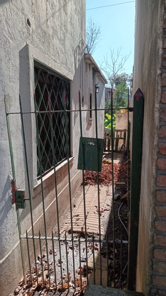 VENTA EN  SAN PABLO 109 E/ SAN BENITO Y ANTARTIDA ARGENTINA - TURDERA - OPORTUNIDAD- DOS CASAS PARA DEMOLICION EXCELENTE MEDIDA DE LOTE A POCAS CUADRAS DE JUMBO LLAVALLOL