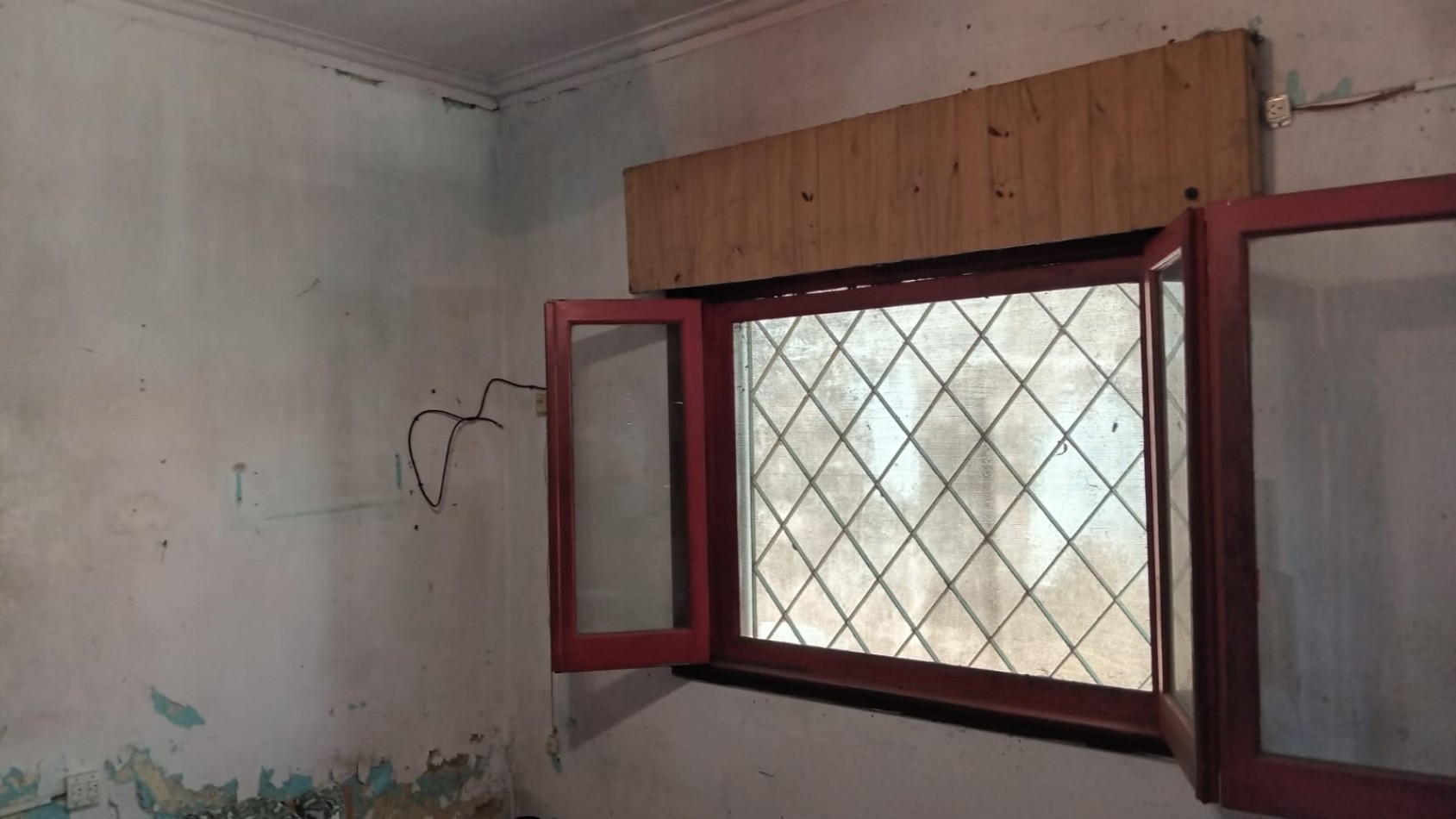 VENTA EN  SAN PABLO 109 E/ SAN BENITO Y ANTARTIDA ARGENTINA - TURDERA - OPORTUNIDAD- DOS CASAS PARA DEMOLICION EXCELENTE MEDIDA DE LOTE A POCAS CUADRAS DE JUMBO LLAVALLOL