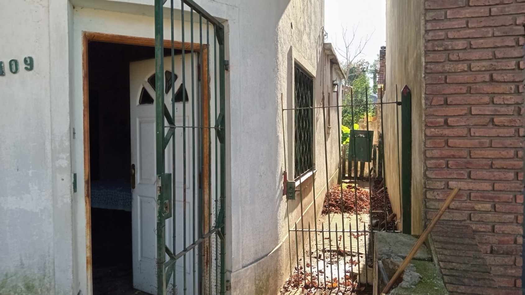 VENTA EN  SAN PABLO 109 E/ SAN BENITO Y ANTARTIDA ARGENTINA - TURDERA - OPORTUNIDAD- DOS CASAS PARA DEMOLICION EXCELENTE MEDIDA DE LOTE A POCAS CUADRAS DE JUMBO LLAVALLOL