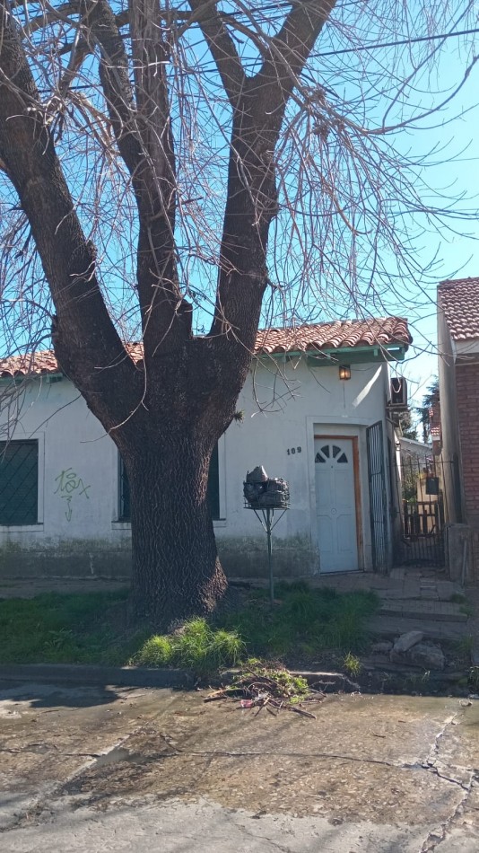 VENTA EN  SAN PABLO 109 E/ SAN BENITO Y ANTARTIDA ARGENTINA - TURDERA - OPORTUNIDAD- DOS CASAS PARA DEMOLICION EXCELENTE MEDIDA DE LOTE A POCAS CUADRAS DE JUMBO LLAVALLOL