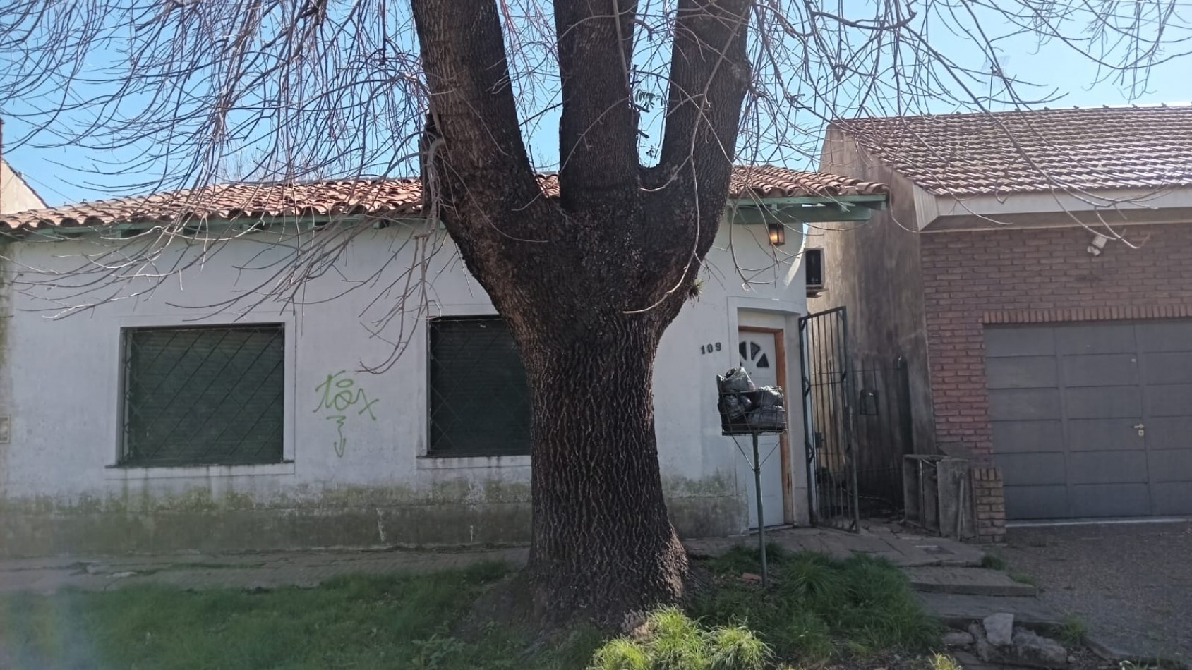 VENTA EN  SAN PABLO 109 E/ SAN BENITO Y ANTARTIDA ARGENTINA - TURDERA - OPORTUNIDAD- DOS CASAS PARA DEMOLICION EXCELENTE MEDIDA DE LOTE A POCAS CUADRAS DE JUMBO LLAVALLOL