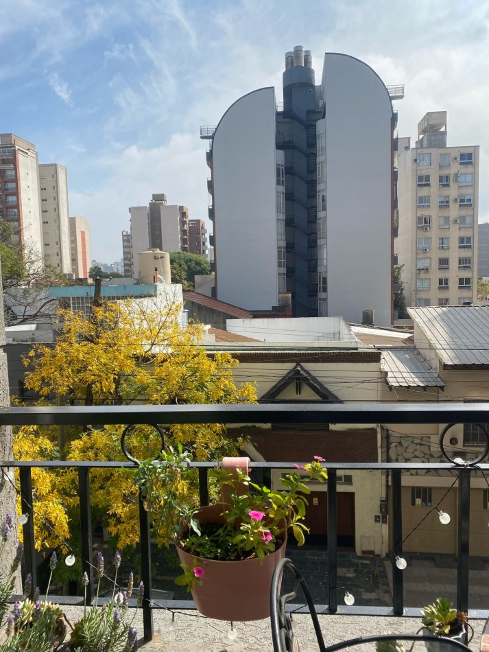 VENTA EXCELENTE DEPARTAMENTO DOS AMBIENTES CON BALCON, SIN COCHERA BASAVILVASO 1768 LANUS ESTE