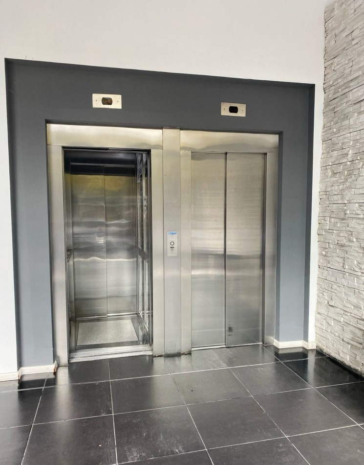 VENTA EXCELENTE DEPARTAMENTO DOS AMBIENTES CON BALCON, SIN COCHERA BASAVILVASO 1768 LANUS ESTE