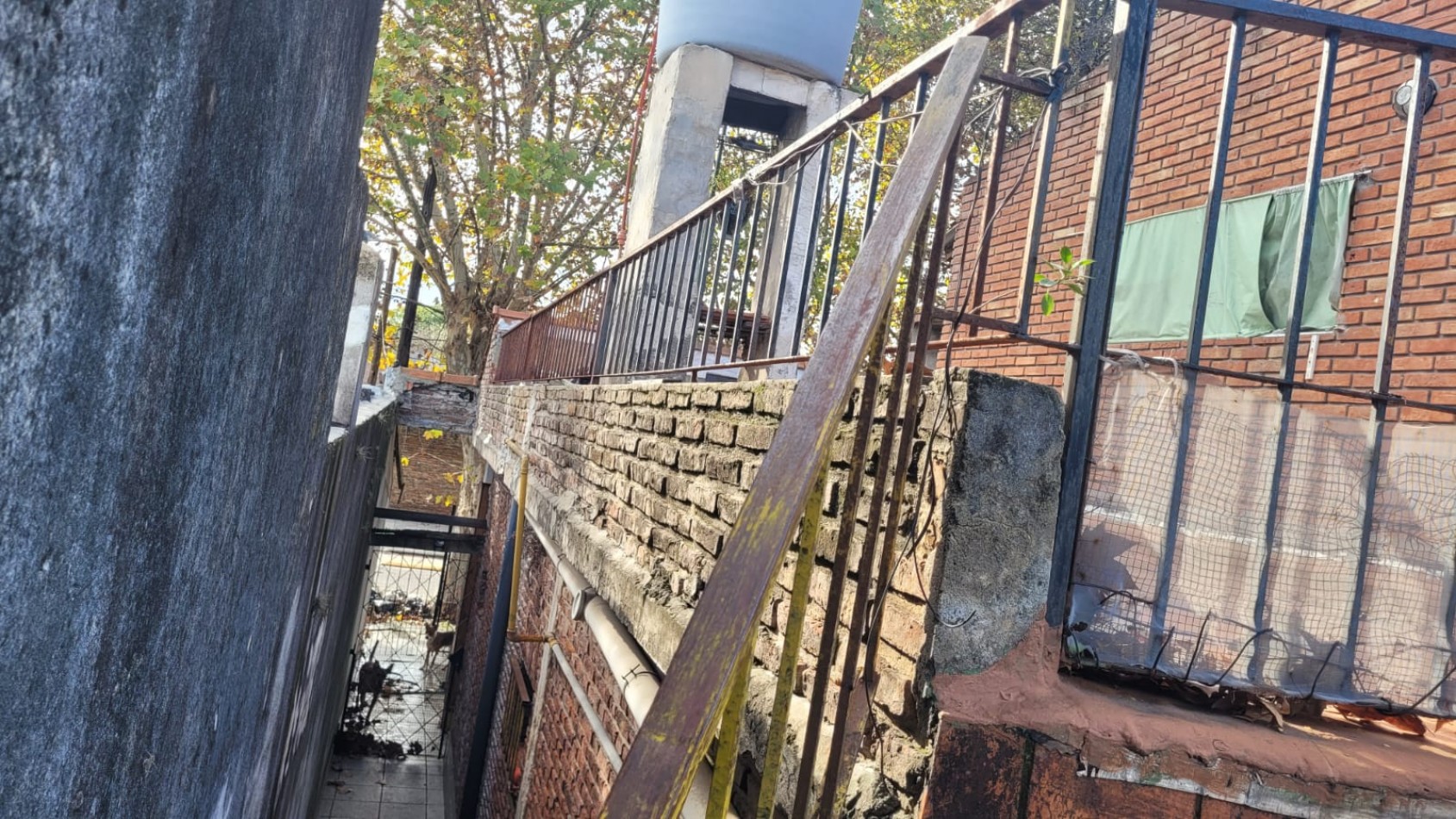 ALQUILER DEPTO MONOAMBIENTE POR ESCALERA, COLON 500 -TEMPERLEY-