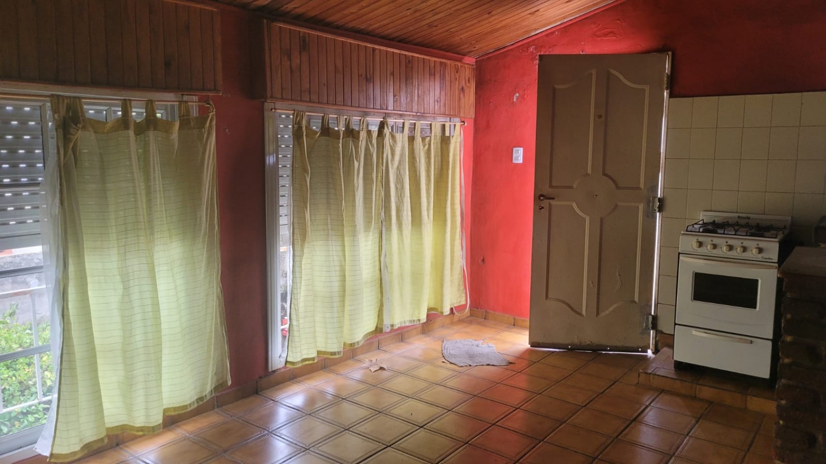 ALQUILER DEPTO MONOAMBIENTE POR ESCALERA, COLON 500 -TEMPERLEY-