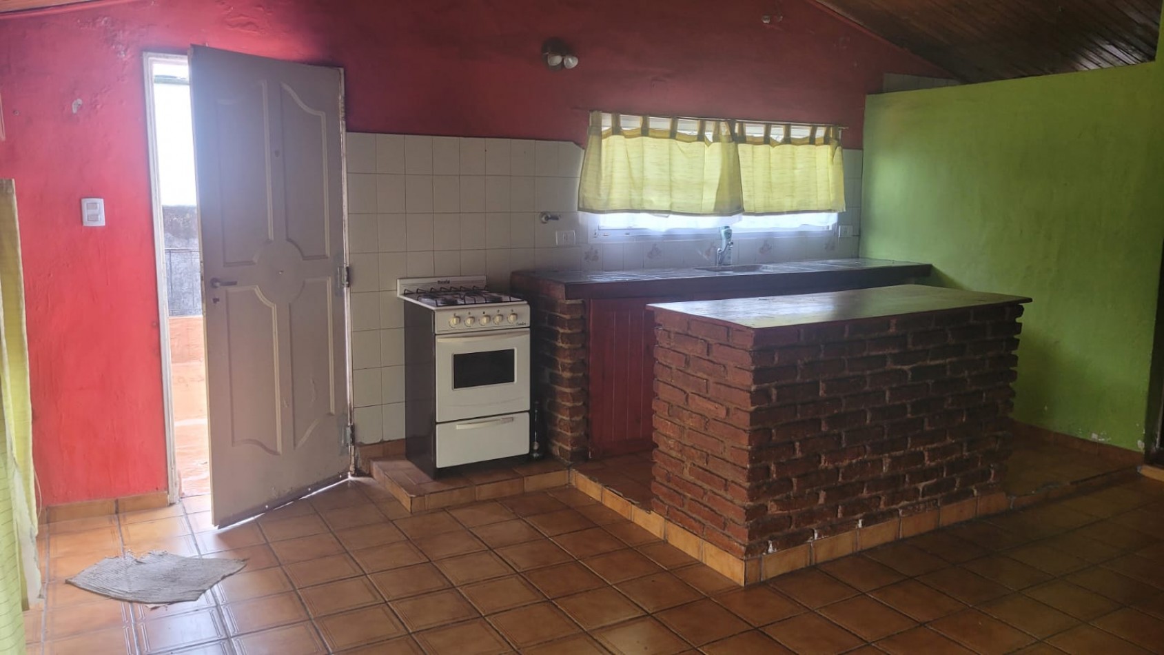 ALQUILER DEPTO MONOAMBIENTE POR ESCALERA, COLON 500 -TEMPERLEY-