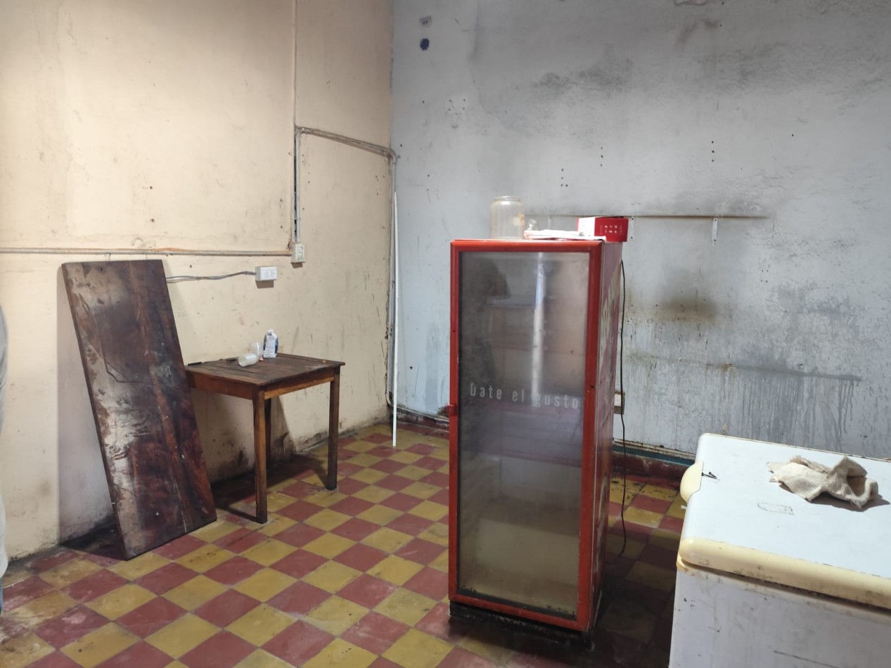 ALQUILER LOCAL EN ESQUINA 25 MT2, RIVADAVIA 1601 ESQ BOMBERO ARIÑO -TEMPERLEY-