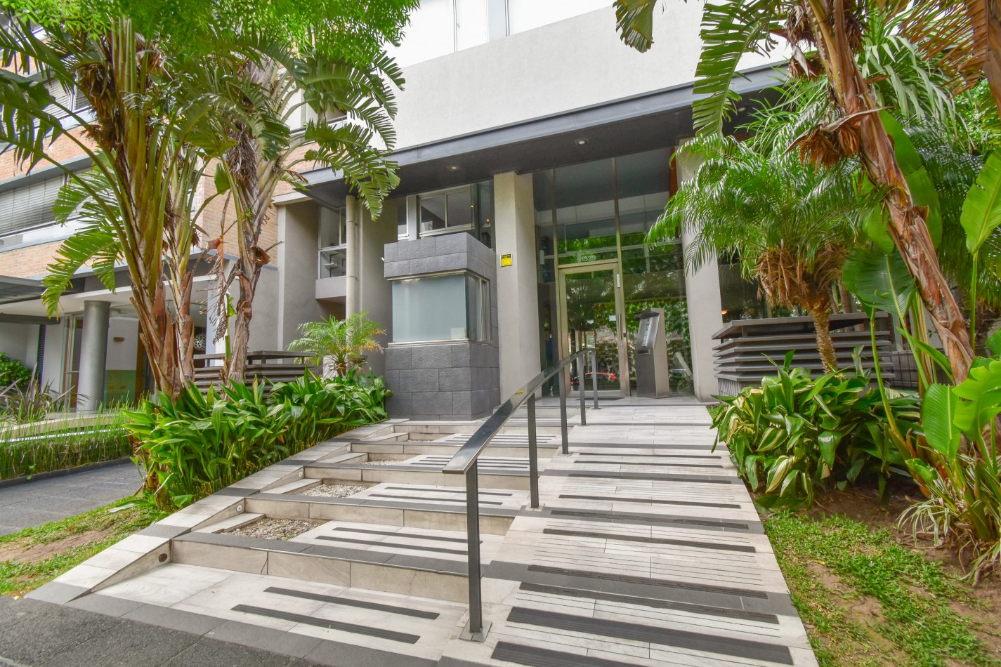 VENTA IMPRESIONANTE SEMIPISO AL FRENTE CON 3 DORMITORIOS, 2 COCHERAS Y AMENITIES, BELGRANO 1529 -BANFIELD-