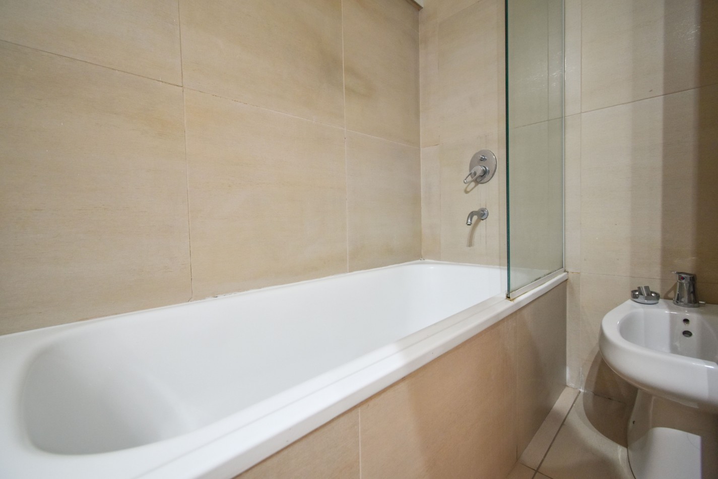 VENTA IMPRESIONANTE SEMIPISO AL FRENTE CON 3 DORMITORIOS, 2 COCHERAS Y AMENITIES, BELGRANO 1529 -BANFIELD-