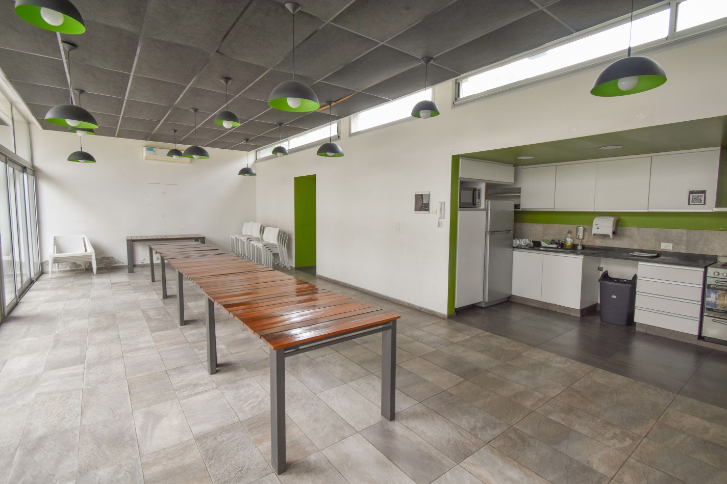 VENTA IMPRESIONANTE SEMIPISO AL FRENTE CON 3 DORMITORIOS, 2 COCHERAS Y AMENITIES, BELGRANO 1529 -BANFIELD-