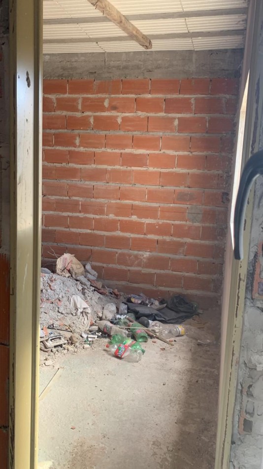 VENTA HERMOSO PH AL FRENTE CON 2 DORMITORIOS Y COCHERA COMPARTIDA CON LA OTRA UNIDAD FUNCIONAL, EL CHINGOLO 1500 -SAN JOSE- 