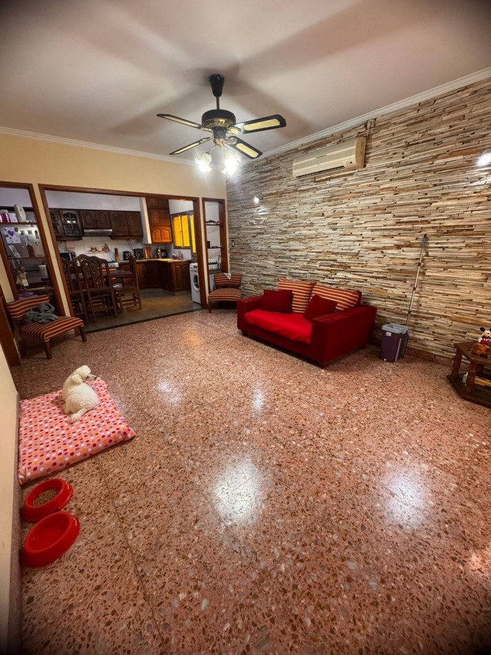 VENTA HERMOSO PH AL FRENTE CON 2 DORMITORIOS Y COCHERA COMPARTIDA CON LA OTRA UNIDAD FUNCIONAL, EL CHINGOLO 1500 -SAN JOSE- 