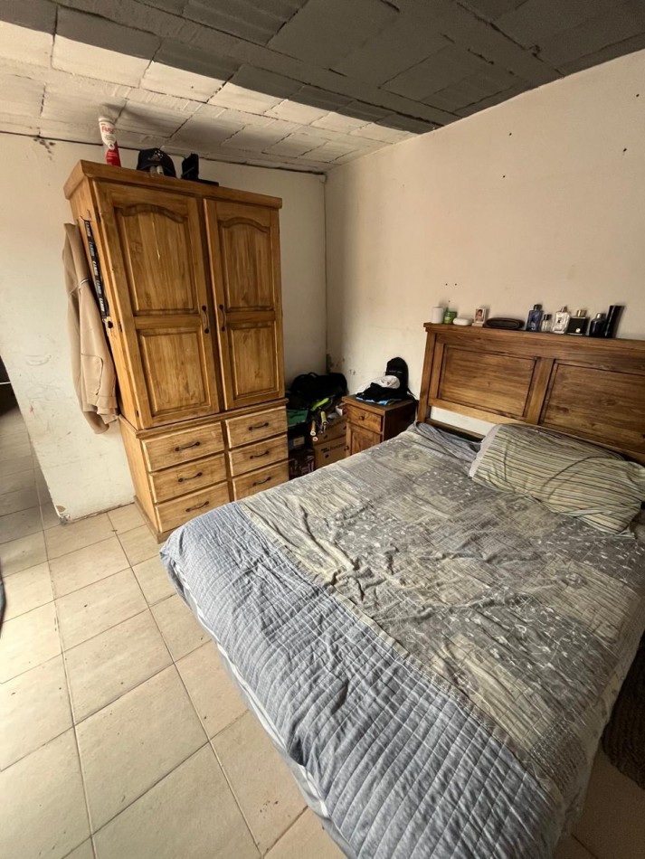 VENTA CASA 2 DORMITORIOS Y QUINCHO A UNA CUADRA DE AVENIDA VALETTE, BURLANDO 1500 -LUIS GUILLON-