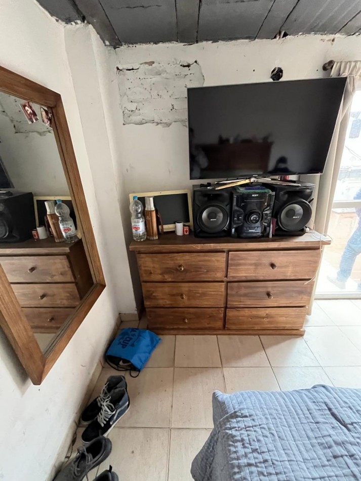 VENTA CASA 2 DORMITORIOS Y QUINCHO A UNA CUADRA DE AVENIDA VALETTE, BURLANDO 1500 -LUIS GUILLON-