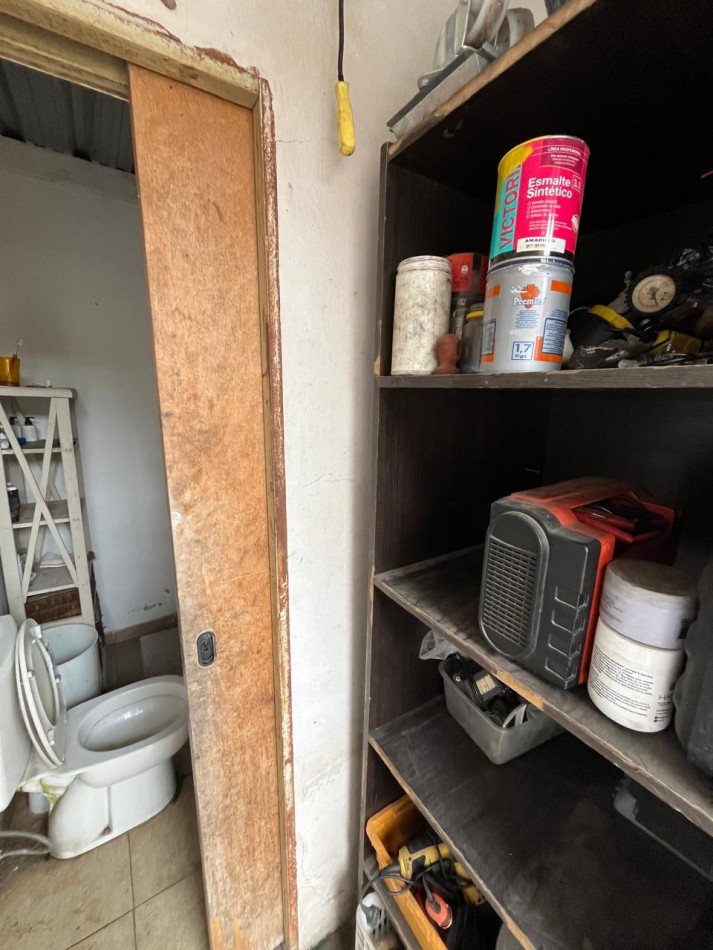 VENTA CASA 2 DORMITORIOS Y QUINCHO A UNA CUADRA DE AVENIDA VALETTE, BURLANDO 1500 -LUIS GUILLON-