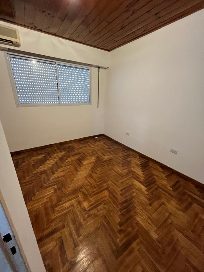 VENTA HERMOSO PH TIPO CASA AL FRENTE, 2 DORMITORIOS Y PATIO, EXCELENTE UBICACION, GUEMES 662 -TEMPERLEY-