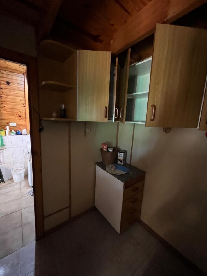 VENTA CASA ALPINA EN EXCELENTE ESTADO, 2 DORMITORIOS, DEPARTAMENTO O QUINCHO Y GALERIA, LA GOLONDRINA 2000 -TEMPERLEY-