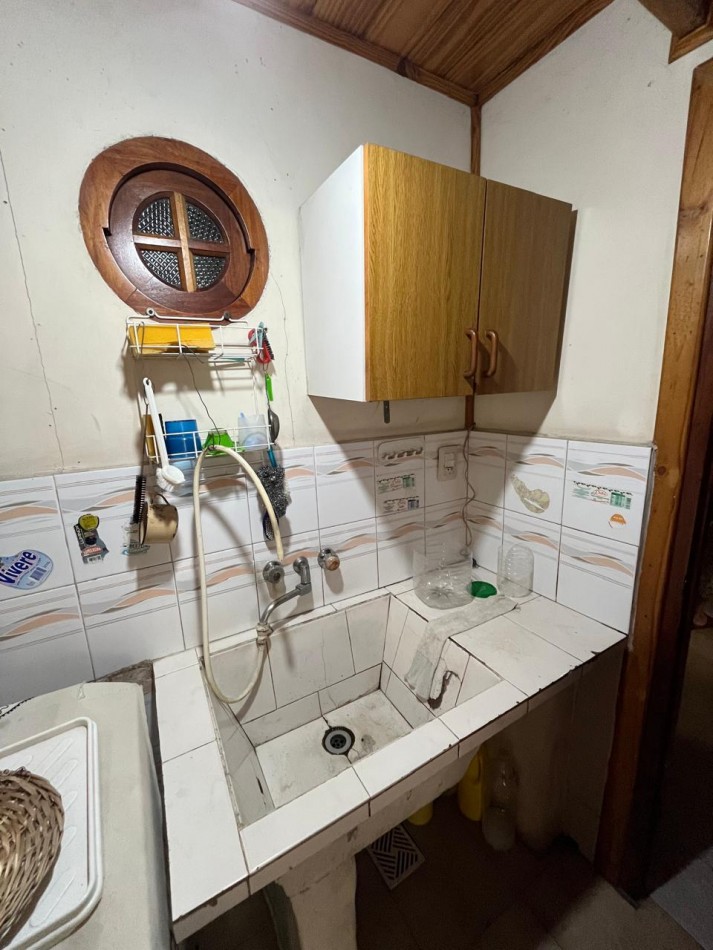 VENTA CASA ALPINA EN EXCELENTE ESTADO, 2 DORMITORIOS, DEPARTAMENTO O QUINCHO Y GALERIA, LA GOLONDRINA 2000 -TEMPERLEY-