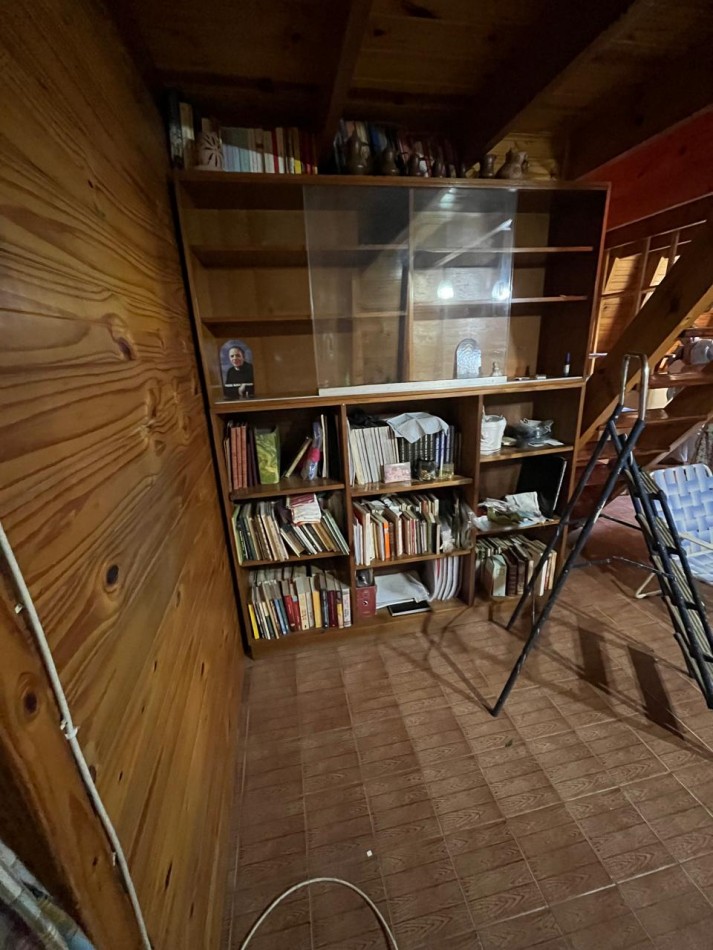 VENTA CASA ALPINA EN EXCELENTE ESTADO, 2 DORMITORIOS, DEPARTAMENTO O QUINCHO Y GALERIA, LA GOLONDRINA 2000 -TEMPERLEY-