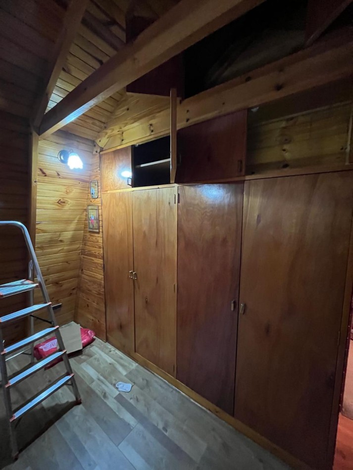 VENTA CASA ALPINA EN EXCELENTE ESTADO, 2 DORMITORIOS, DEPARTAMENTO O QUINCHO Y GALERIA, LA GOLONDRINA 2000 -TEMPERLEY-