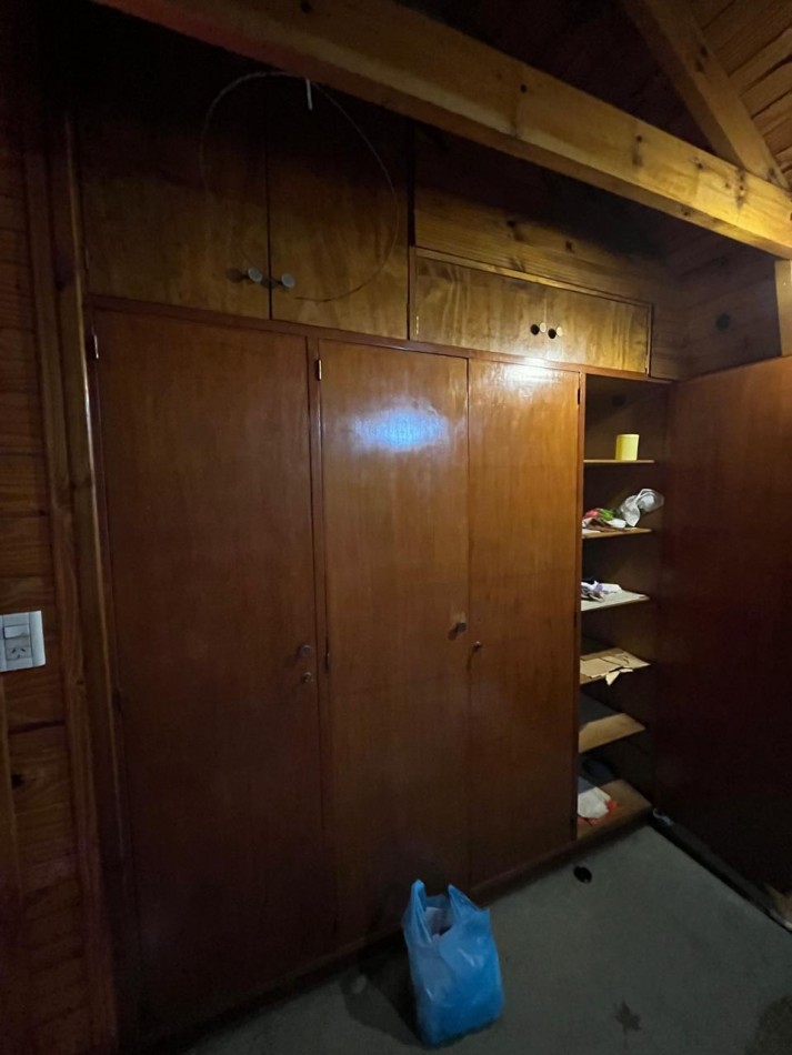 VENTA CASA ALPINA EN EXCELENTE ESTADO, 2 DORMITORIOS, DEPARTAMENTO O QUINCHO Y GALERIA, LA GOLONDRINA 2000 -TEMPERLEY-