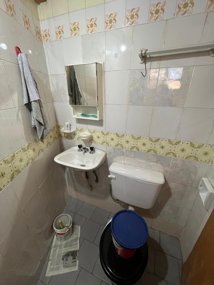 VENTA CASA ALPINA EN EXCELENTE ESTADO, 2 DORMITORIOS, DEPARTAMENTO O QUINCHO Y GALERIA, LA GOLONDRINA 2000 -TEMPERLEY-