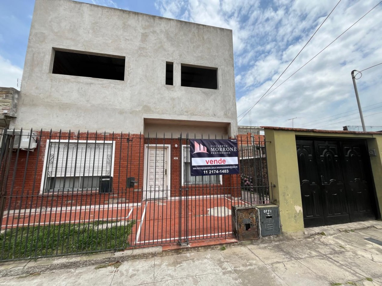 VENTA HERMOSO PH AL FRENTE CON 2 DORMITORIOS Y COCHERA COMPARTIDA CON LA OTRA UNIDAD FUNCIONAL, EL CHINGOLO 1500 -SAN JOSE- 