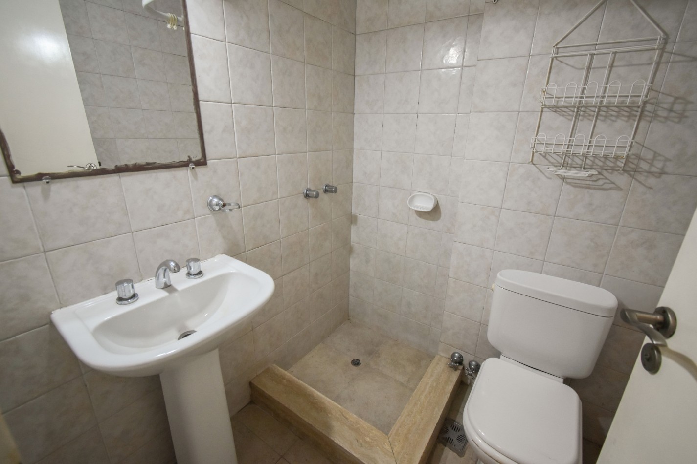 VENTA HERMOSO DEPARTAMENTO APTO CREDITO 3 AMBIENTES CON COCHERA COMPLEJO OLIDEN, OLIDEN 1180 -LOMAS DE ZAMORA-