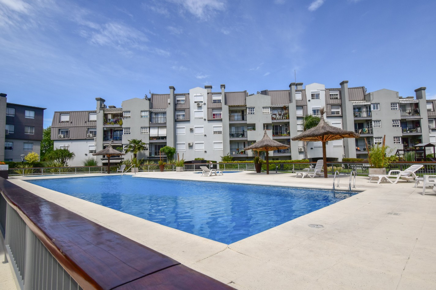 VENTA HERMOSO DEPARTAMENTO APTO CREDITO 3 AMBIENTES CON COCHERA COMPLEJO OLIDEN, OLIDEN 1180 -LOMAS DE ZAMORA-