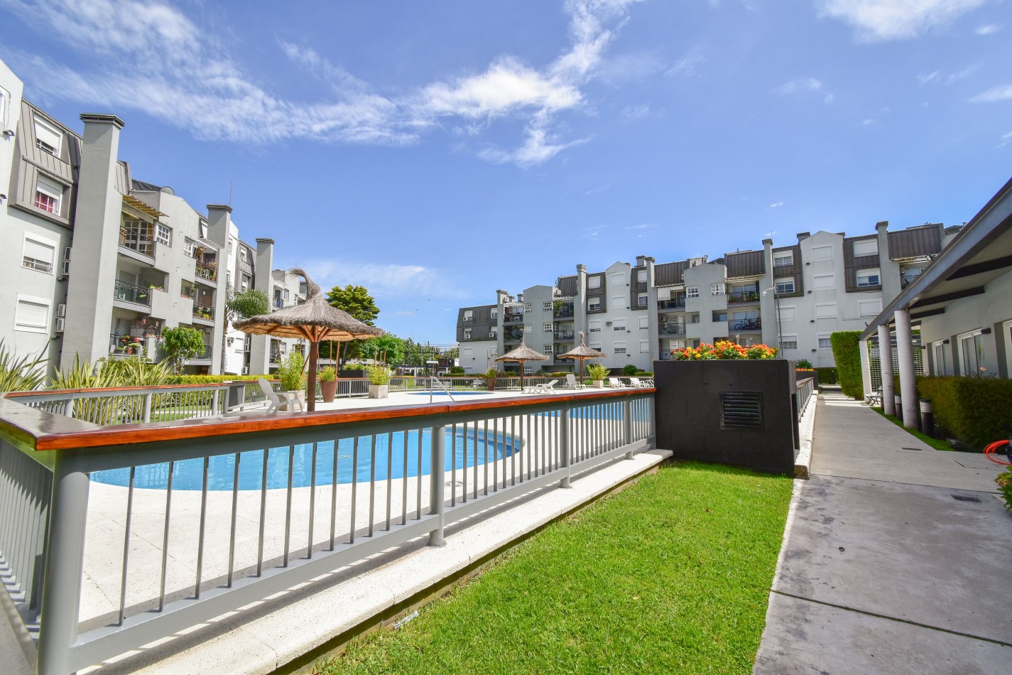 VENTA HERMOSO DEPARTAMENTO APTO CREDITO 3 AMBIENTES CON COCHERA COMPLEJO OLIDEN, OLIDEN 1180 -LOMAS DE ZAMORA-