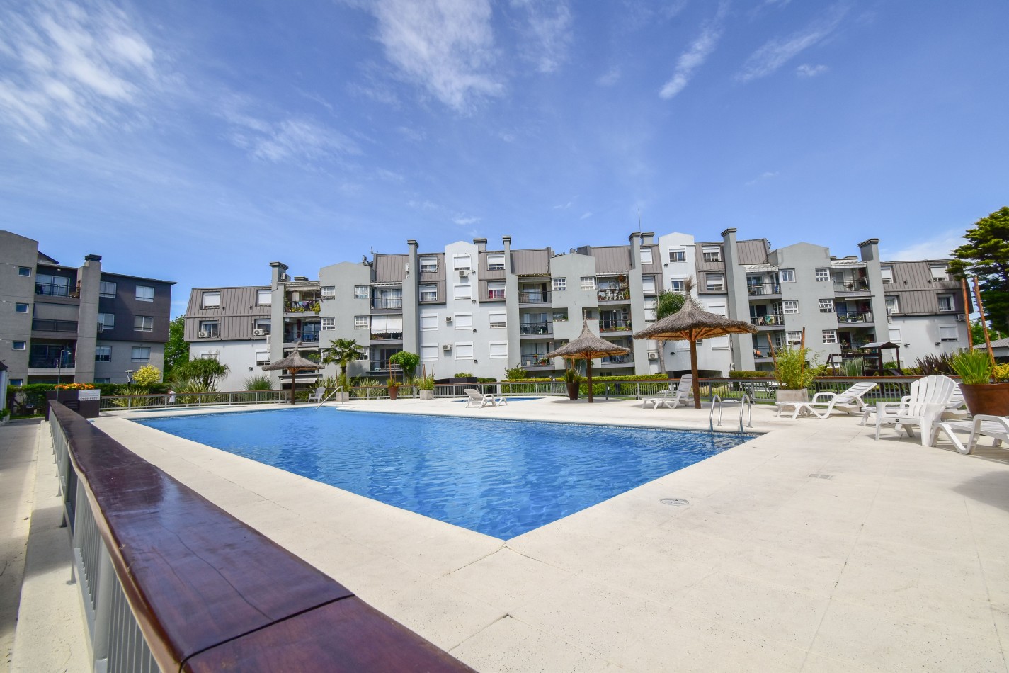 VENTA HERMOSO DEPARTAMENTO APTO CREDITO 3 AMBIENTES CON COCHERA COMPLEJO OLIDEN, OLIDEN 1180 -LOMAS DE ZAMORA-