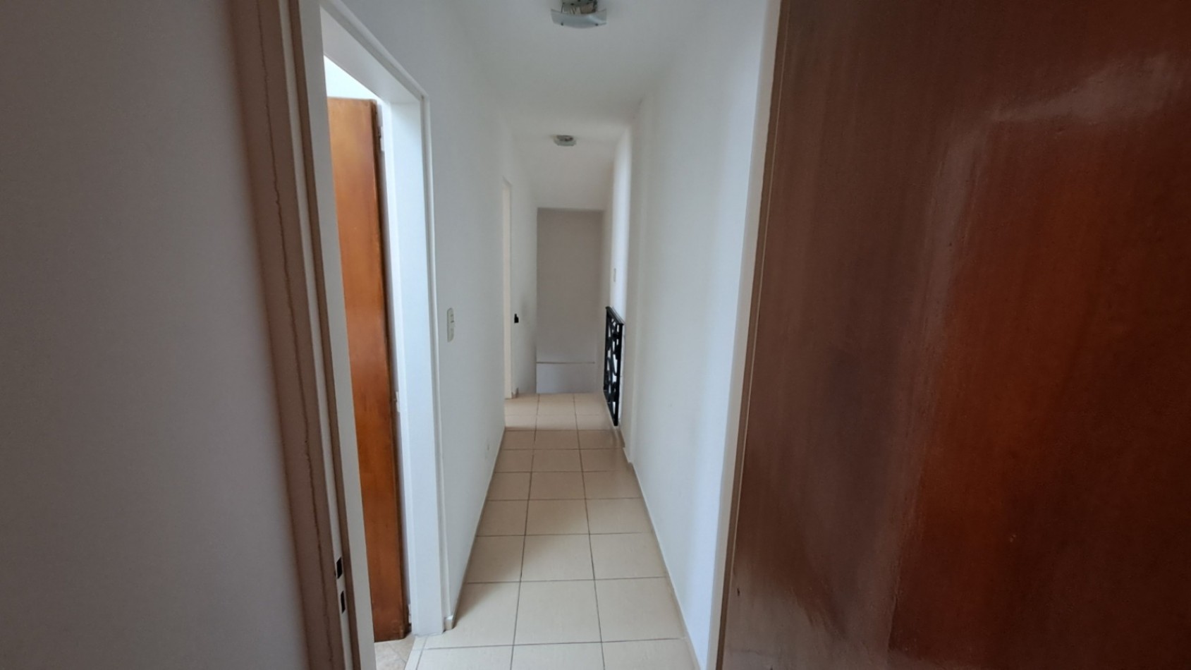 VENTA APTO CREDITO, DUPLEX 2 DORMITORIOS, PATIO INDEPENDIENTE Y LUGAR PARA GUARDAR EL AUTO DESCUBIERTO, P. IGLESIAS 200 -MONTE GRANDE-